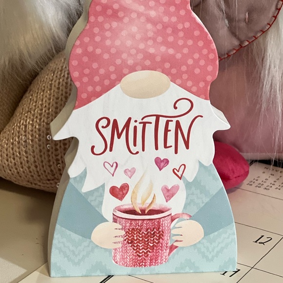 One left❗️SMITTEN Valentine’s Gnome Wood Block Decor - Picture 2 of 3